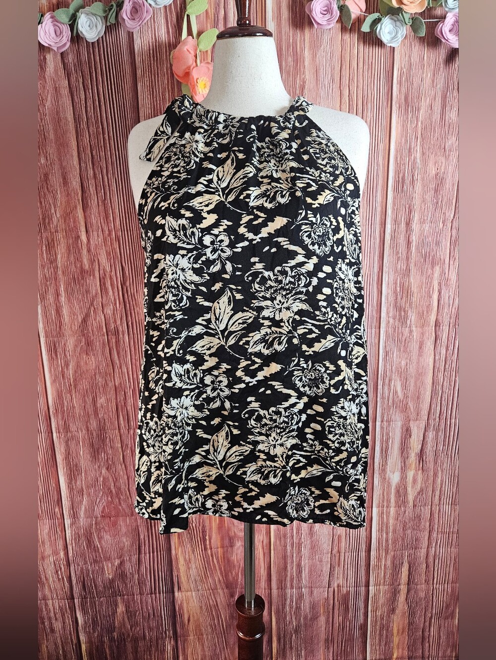 Maurices Tie Neck Halter Tank Size XXL
